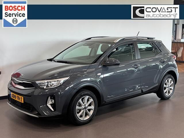 Grijs Gebruikt 2021 Kia Stonic SUV | € 16.950 (Goede deal) - Afbeelding 1/4