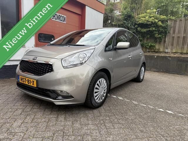 Grijs Gebruikt 2017 Kia Venga Hatchback | € 10.500 (Goede deal) - Afbeelding 1/4