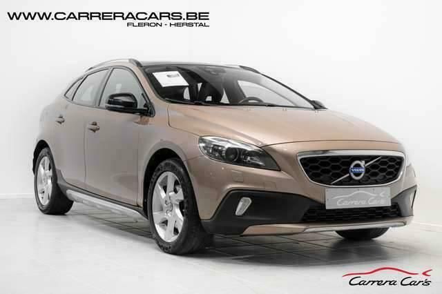 Occasion Volvo V40 CC Summum 114 PK (83 kW) 2013 Bruin Stationwagen