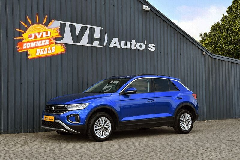 Blauw Gebruikt 2022 VW T-Roc Life SUV | € 24.750 (Super prijs) - Afbeelding 1/4