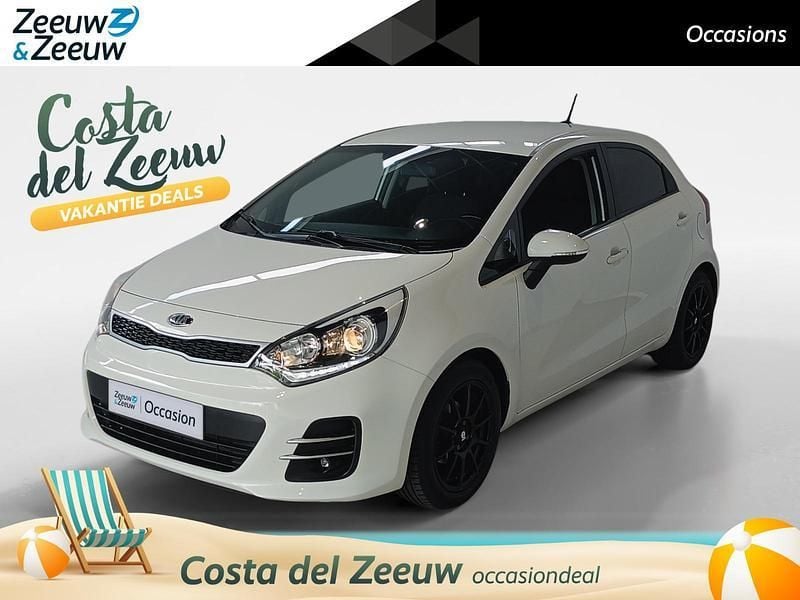 Wit Gebruikt 2015 Kia Rio Hatchback | € 9.995 (Eerlijke prijs) - Afbeelding 1/4