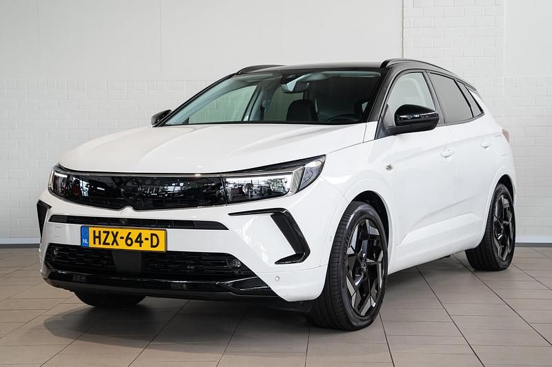 Wit Gebruikt 2023 Opel Grandland X GSe SUV | € 33.445 (Iets duurder) - Afbeelding 1/4