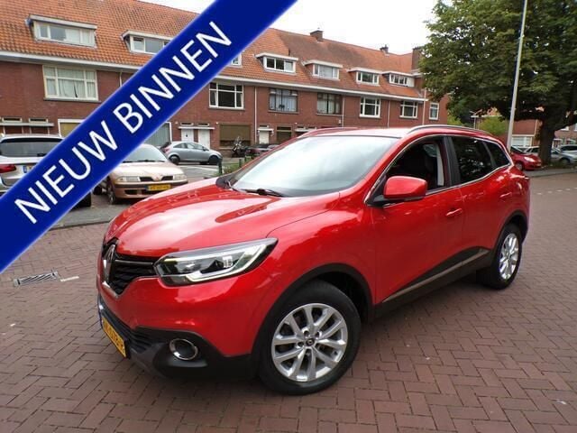 Rood, metallic lak Gebruikt 2017 Renault Kadjar Intens SUV | € 12.944 (Eerlijke prijs) - Afbeelding 1/4
