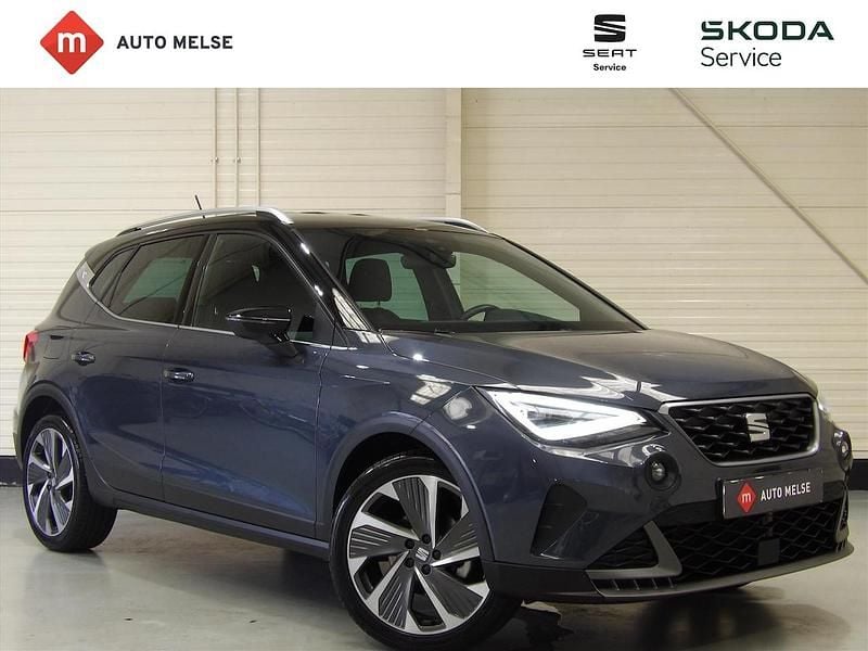 Grijs (metallic) Gebruikt 2023 Seat Arona Business SUV | € 20.950 (Eerlijke prijs) - Afbeelding 1/4