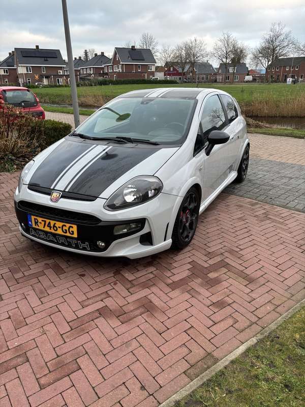 Wit Gebruikt 2013 Fiat Punto Hatchback | € 8.000 - Afbeelding 1/4