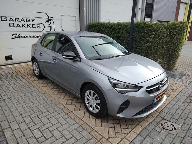 Grijs Gebruikt 2020 Opel Corsa Edition Hatchback | € 10.495 (Goede deal) - Afbeelding 1/4