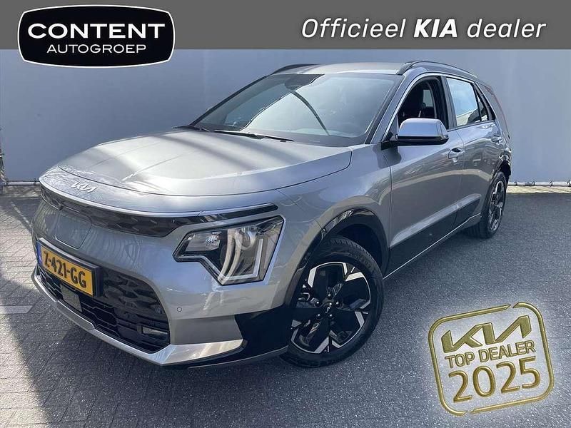 Steel grey (grijs metallic) Gebruikt 2024 Kia e-Niro 2 SUV | € 32.440 (Super prijs) - Afbeelding 1/4