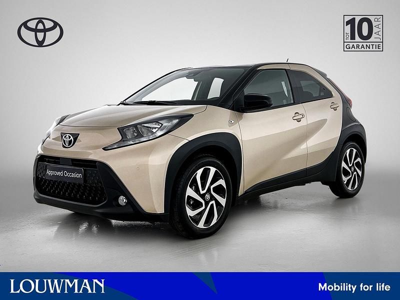 Beige Gebruikt 2024 Toyota Aygo X Pulse SUV | € 22.950 - Afbeelding 1/4