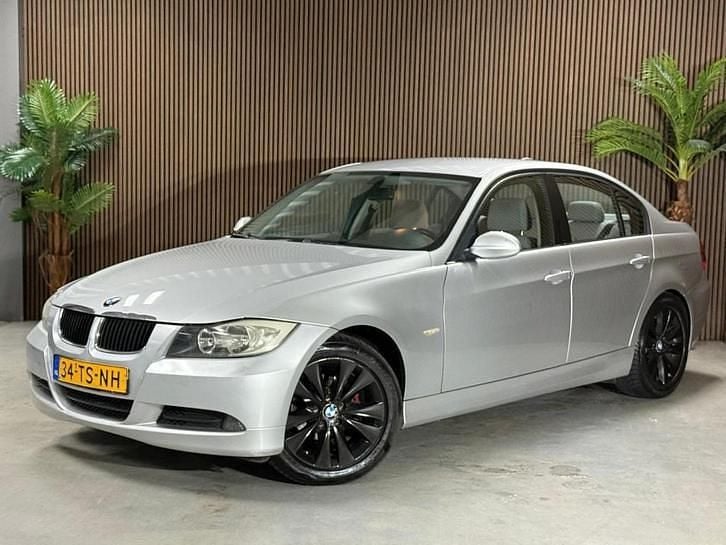 Grijs Gebruikt 2007 BMW 320 Sedan | € 3.250 (Goede deal) - Afbeelding 1/4