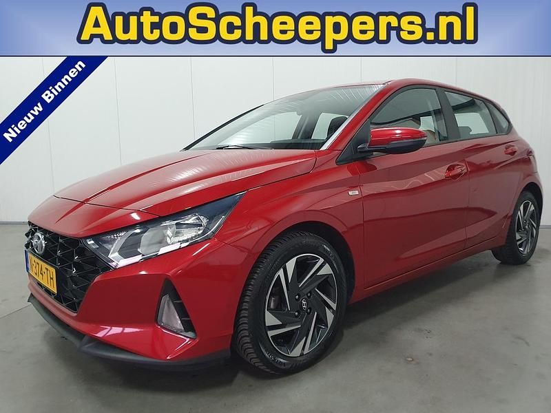 Rood Gebruikt 2021 Hyundai i20 Comfort Hatchback | € 13.995 (Eerlijke prijs) - Afbeelding 1/4