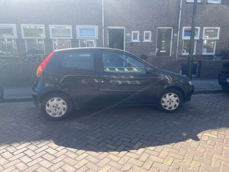 Zwart Gebruikt 2001 Fiat Punto Hatchback | € 550 (Eerlijke prijs) - Afbeelding 1/4
