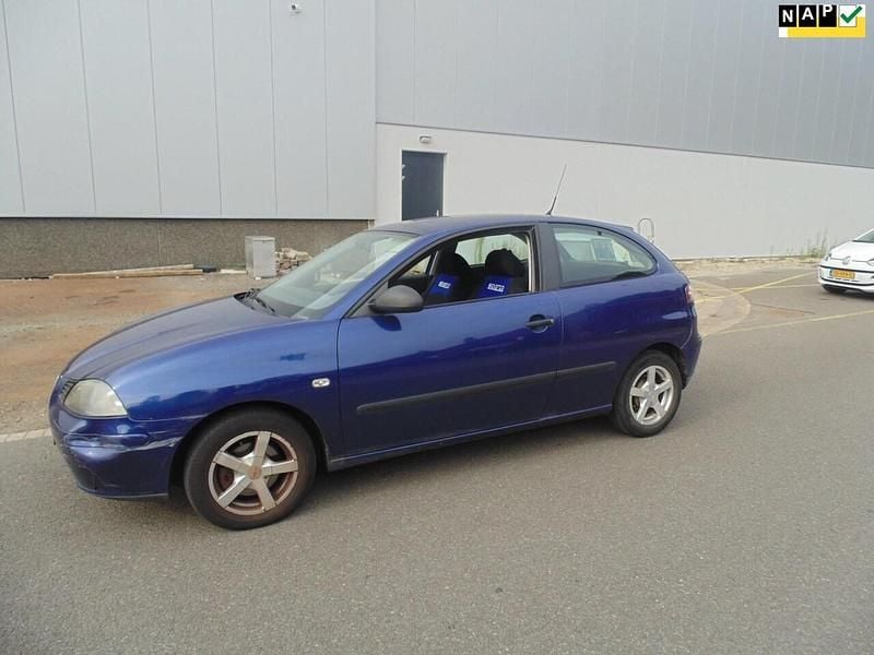 Blauw Occasion 2005 Seat Ibiza Reference Hatchback | € 1.250 (Goede deal) - Afbeelding 1/4