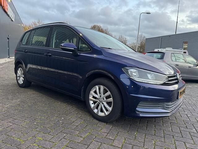 Occasion VW Touran Highline 150 PK (110 kW) 2016 Blauw (metallic) MPV