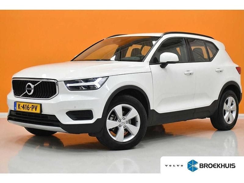 Wit Occasion 2020 Volvo XC40 Momentum SUV | € 24.999 (Goede deal) - Afbeelding 1/4
