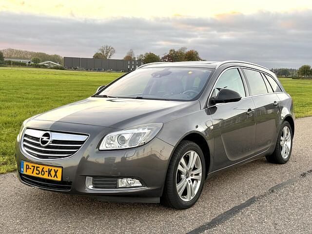 Grijs Gebruikt 2009 Opel Insignia Executive Stationwagen | € 5.500 (Super prijs) - Afbeelding 1/4
