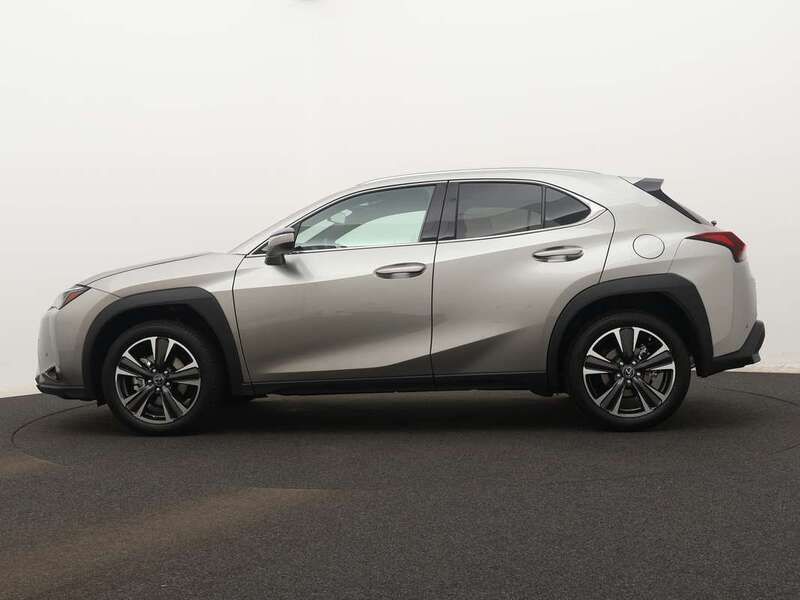 Occasion Lexus UX Business Edition 184 PK (135 kW) 2024 Grijs, metallic lak SUV