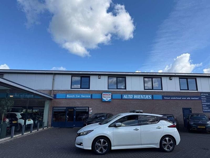 Wit Gebruikt 2019 Nissan Leaf N-Connecta Hatchback | € 10.450 (Eerlijke prijs) - Afbeelding 1/4