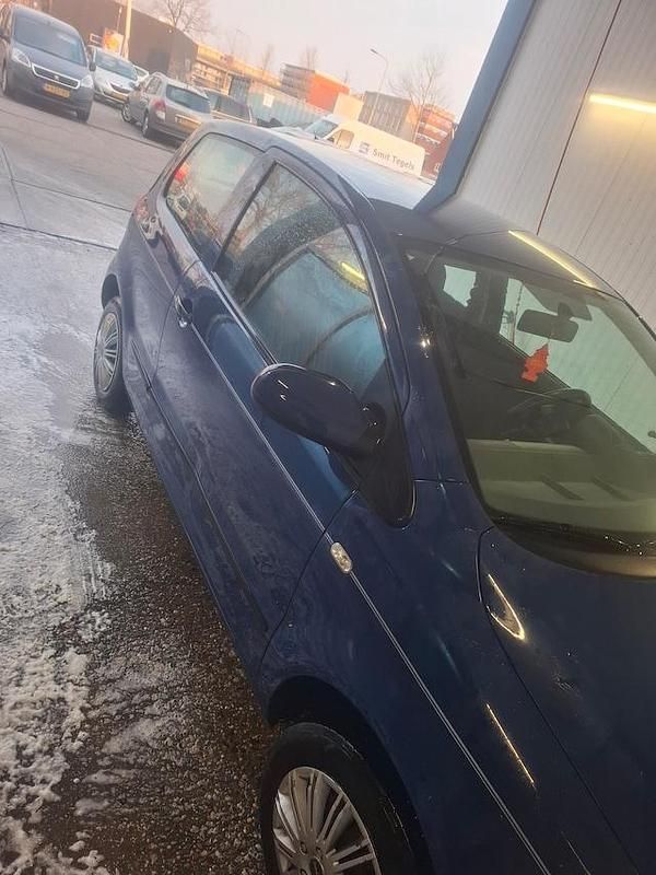 Occasion VW Fox Trendline 54 PK (39 kW) 2005 Blauw Hatchback