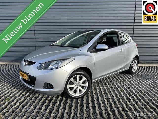 Grijs Gebruikt 2009 Mazda 2 Hatchback | € 3.445 (Eerlijke prijs) - Afbeelding 1/4