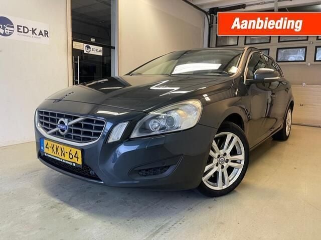 Grijs Gebruikt 2013 Volvo V60 Summum Stationwagen | € 7.995 (Eerlijke prijs) - Afbeelding 1/4