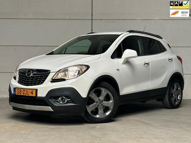 Wit Gebruikt 2012 Opel Mokka Cosmo SUV | € 7.995 (Eerlijke prijs) - Afbeelding 1/4