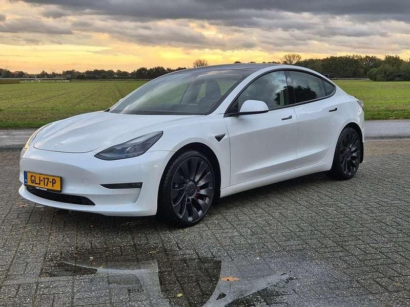 Wit Gebruikt 2021 Tesla Model 3 Performance Sedan | € 28.995 (Eerlijke prijs) - Afbeelding 1/4