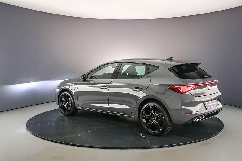 Nieuw Seat Leon Business 204 PK (150 kW) 2025 Grijs Hatchback
