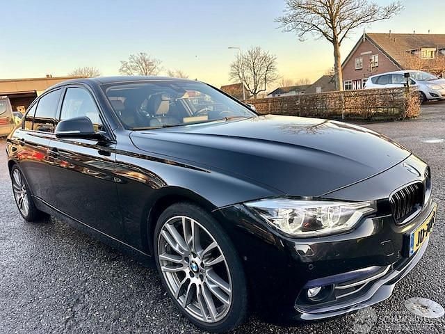 Occasion BMW 330e 2016 Zwart Sedan