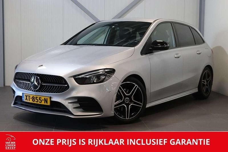 Grijs Gebruikt 2019 Mercedes B180 AMG MPV | € 23.895 (Goede deal) - Afbeelding 1/4