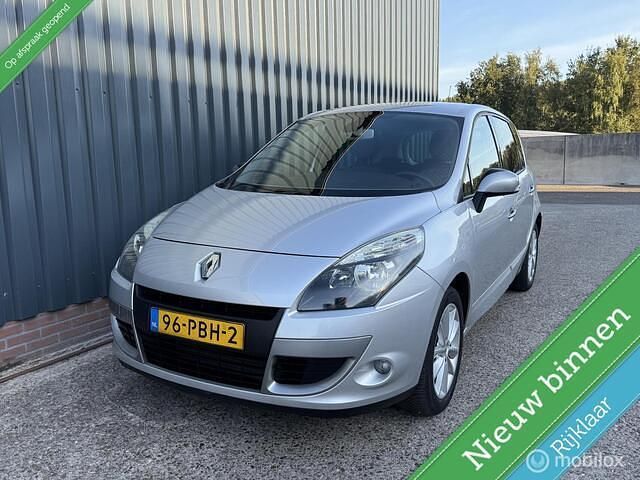Grijs Gebruikt 2011 Renault Scénic III Expression MPV | € 4.799 (Eerlijke prijs) - Afbeelding 1/4