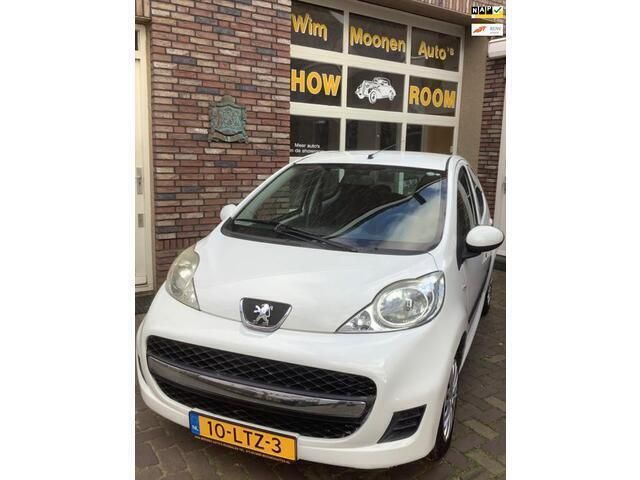 Wit Gebruikt 2010 Peugeot 107 Urban Move Hatchback | € 3.250 (Duur) - Afbeelding 1/4
