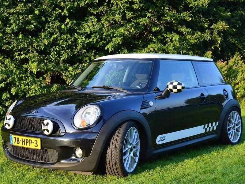 Zwart Gebruikt 2009 Mini Cooper Pepper Hatchback | € 4.950 (Eerlijke prijs) - Afbeelding 1/4