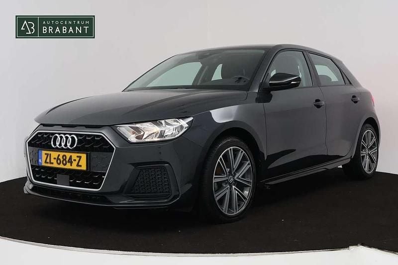 Grijs Gebruikt 2019 Audi A1 Sportback Hatchback | € 17.945 (Eerlijke prijs) - Afbeelding 1/4