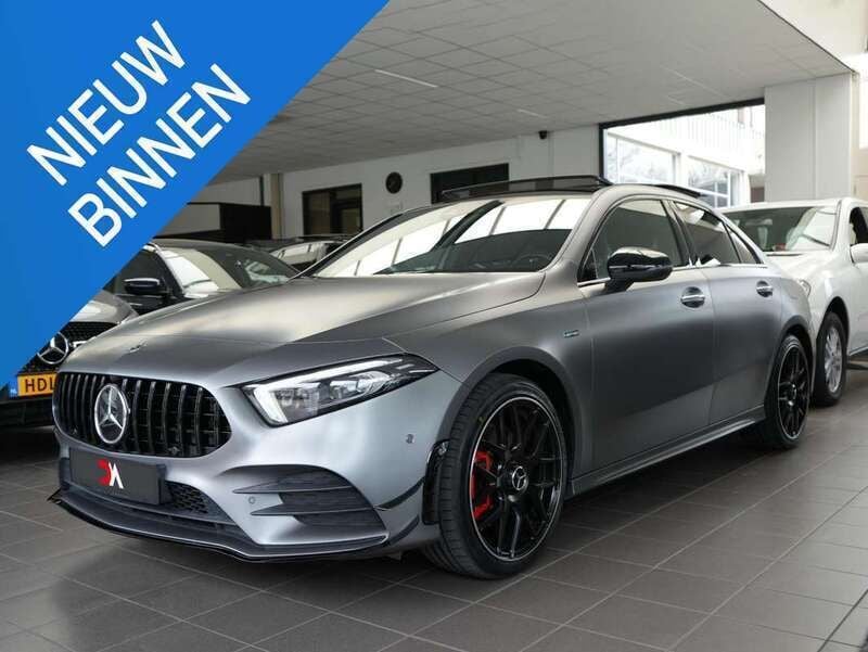 Grijs Gebruikt 2020 Mercedes A250 AMG line Sedan | € 34.950 (Duur) - Afbeelding 1/4