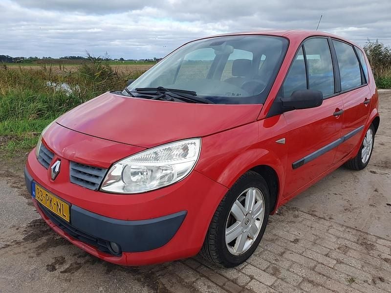 Rood Occasion 2004 Renault Scénic II Expression MPV | € 495 (Super prijs) - Afbeelding 1/4