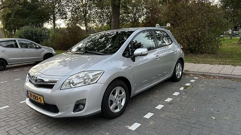 Grijs Gebruikt 2012 Toyota Auris MPV | € 8.500 (Eerlijke prijs) - Afbeelding 1/4