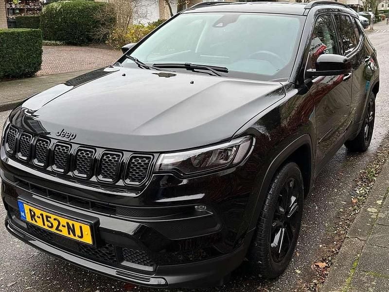 Zwart Occasion 2022 Jeep Compass Limited SUV | € 22.950 (Super prijs) - Afbeelding 1/4