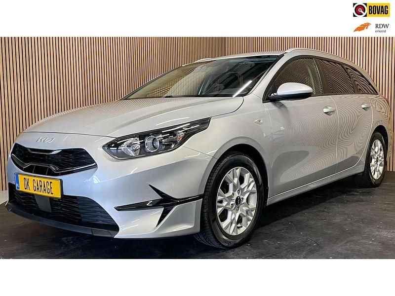 Zilver Occasion 2023 Kia Ceed Sportswagon Stationwagen | € 19.395 (Super prijs) - Afbeelding 1/1
