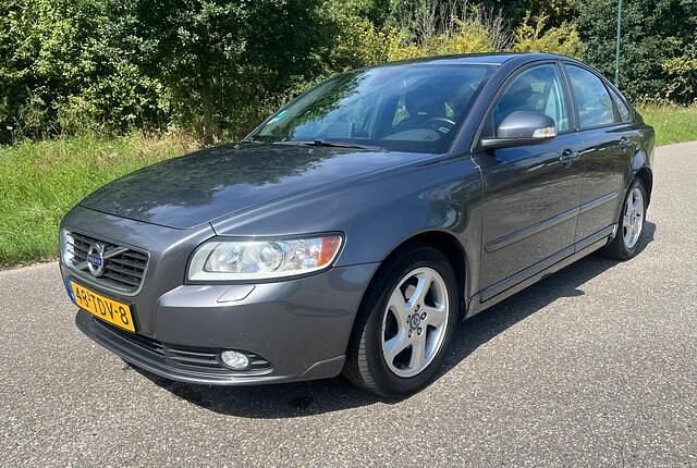 Grijs Gebruikt 2012 Volvo S40 Sedan | € 3.350 (Eerlijke prijs) - Afbeelding 1/4