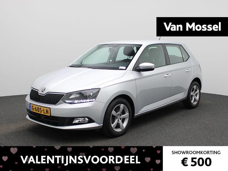 Grijs Occasion 2016 Skoda Fabia Ambition Hatchback | € 10.900 (Eerlijke prijs) - Afbeelding 1/4