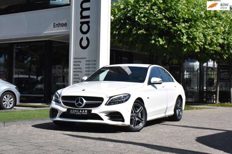 Wit Gebruikt 2020 Mercedes C300e AMG Sedan | € 27.950 (Eerlijke prijs) - Afbeelding 1/4