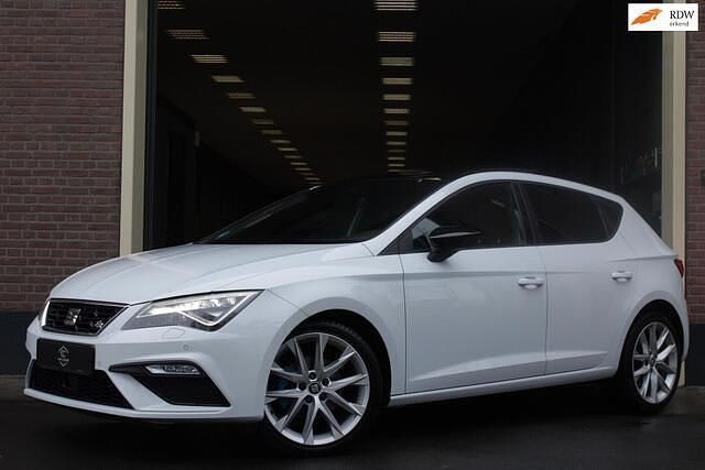 Occasion Seat Leon FR 140 PK (102 kW) 2018 Wit (metallic) Hatchback
