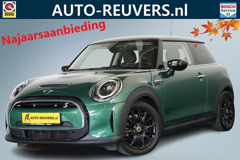 Groen, metallic lak Gebruikt 2022 Mini Cooper Collection Hatchback | € 19.450 (Eerlijke prijs) - Afbeelding 1/4