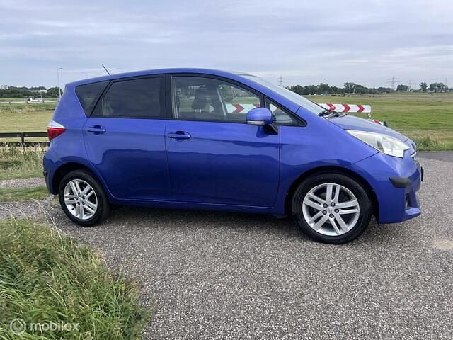 Occasion Toyota Verso-S 99 PK (72 kW) 2011 Blauw MPV