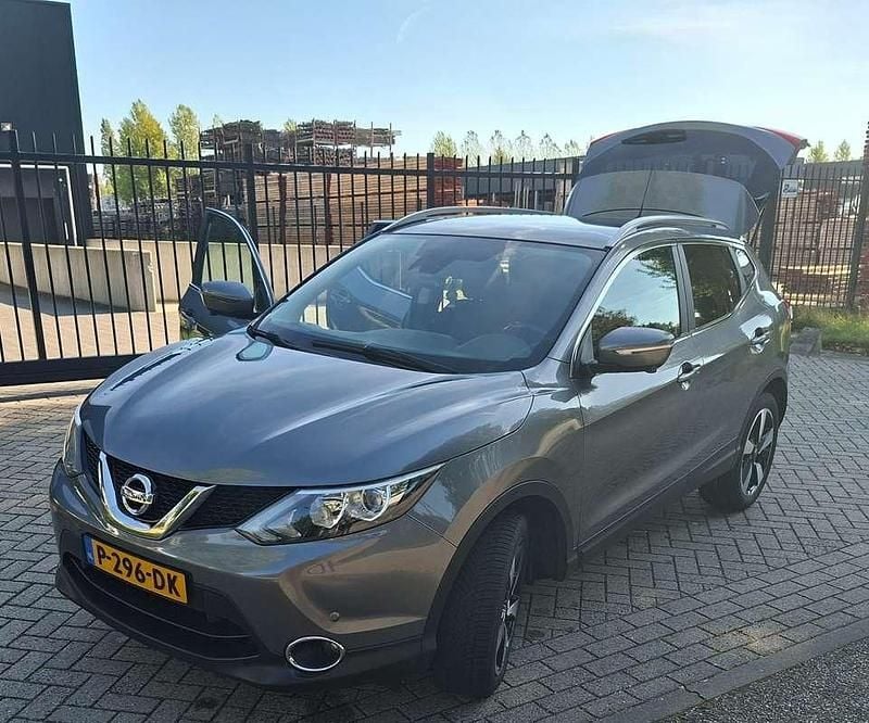 Grijs Gebruikt 2015 Nissan Qashqai SUV | € 9.750 (Goede deal) - Afbeelding 1/4