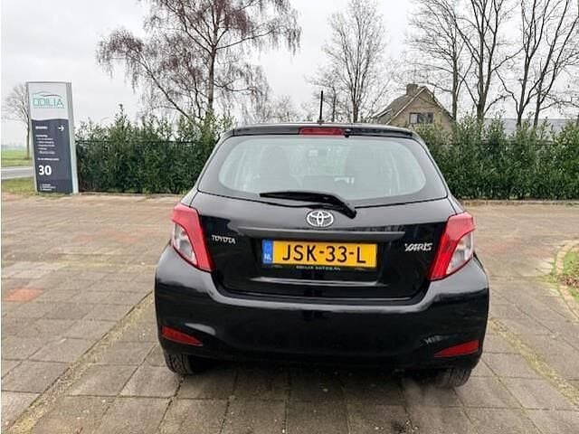 Occasion Toyota Yaris 69 PK (50 kW) 2014 Zwart Hatchback