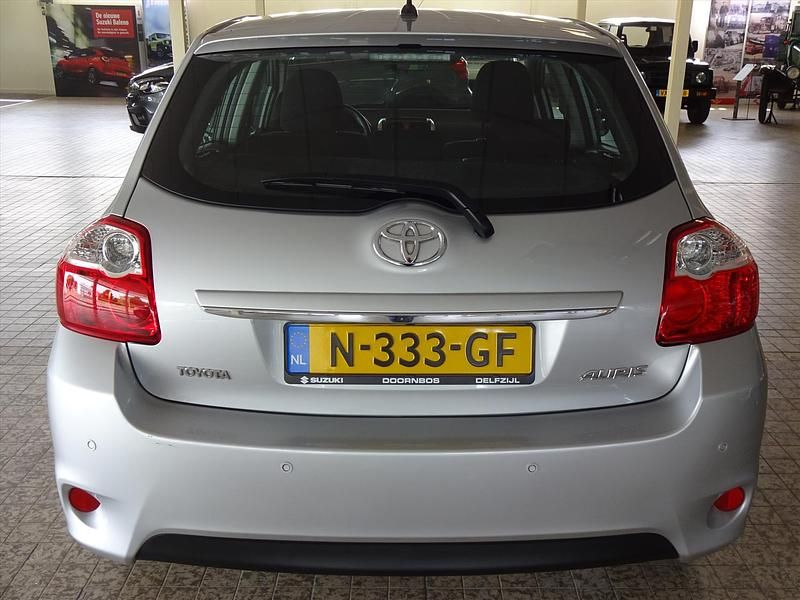 Occasion Toyota Auris 132 PK (97 kW) 2012 Grijs Hatchback