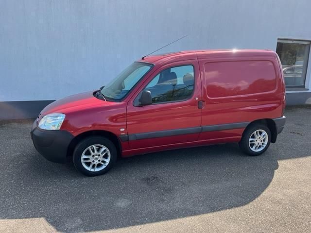 Rood Gebruikt 2004 Peugeot Partner Van | € 1.950 (Eerlijke prijs) - Afbeelding 1/4
