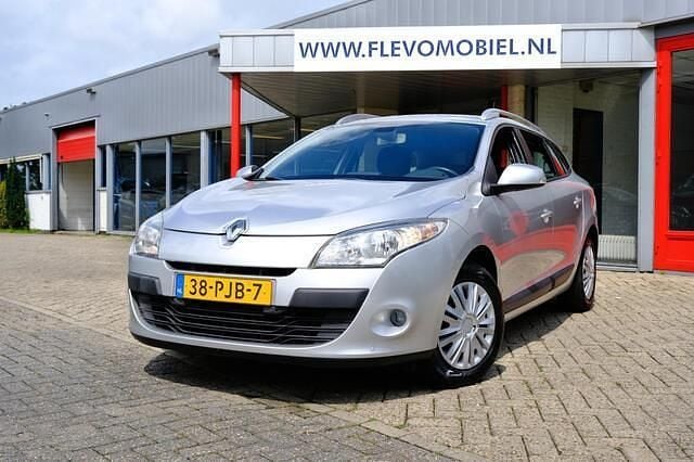 Grijs Gebruikt 2011 Renault Mégane GrandTour Expression Stationwagen | € 5.950 (Eerlijke prijs) - Afbeelding 1/4
