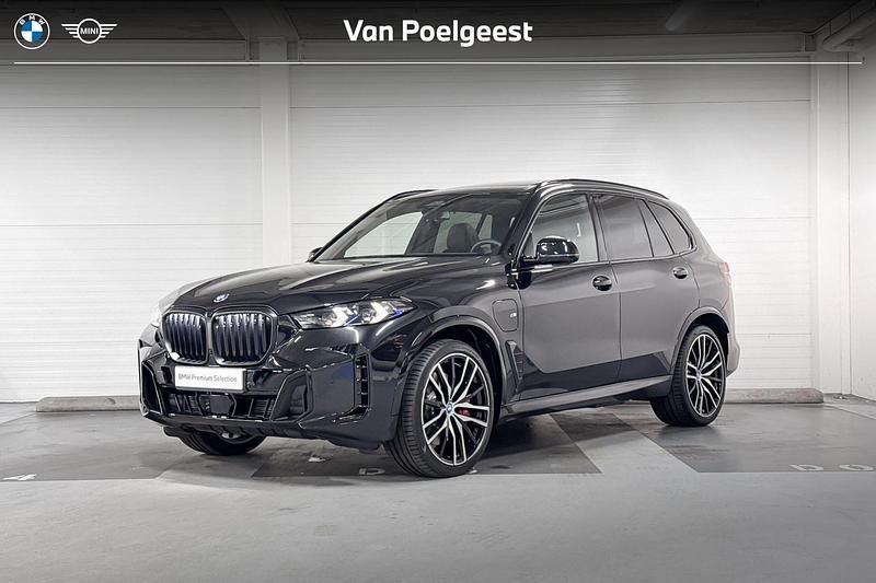 Saphirschwarz metallic (475) (zwart metallic) Gebruikt 2025 BMW X5 Comfort Edition SUV | € 109.900 (Iets duurder) - Afbeelding 1/4